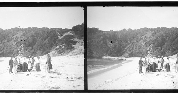 Grupo en la playa blanca, Hualpén, 1907