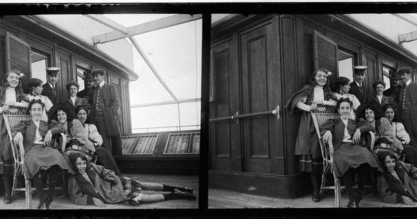 Grupo de jóvenes y niña en una silla en viaje a Europa. 1907