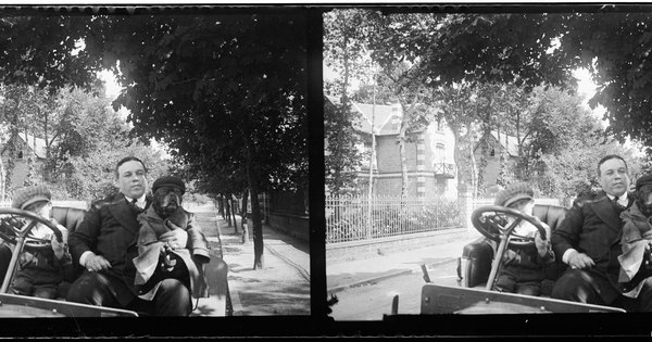 Mr. Reith en auto, con su perro y su hijo, julio 1909