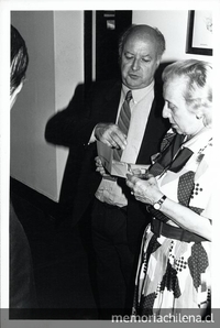 Jorge Edwards con Gabriela Matte Alessandri.