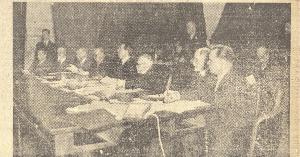 Otro aspecto de la mesa directiva de la convención, Diario El Mercurio, Santiago 14 de octubre de 1993. Página 13.; Digitalizar imagen;
