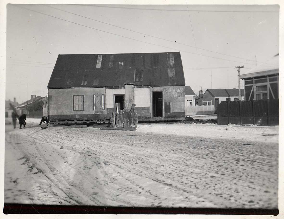 Calle de Punta Arenas cubierta de nieve, c.1910