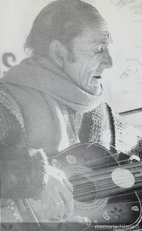 Osvaldo Ulloa en el III Encuentro Nacional de Guitarroneros en Pirque, 2005