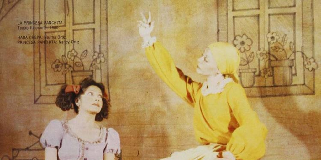 Norma Ortiz, como el hada Chepa, y Nancy Ortiz, como la Princesa Panchita, en la obra homónima de Jaime Silva, 1958.