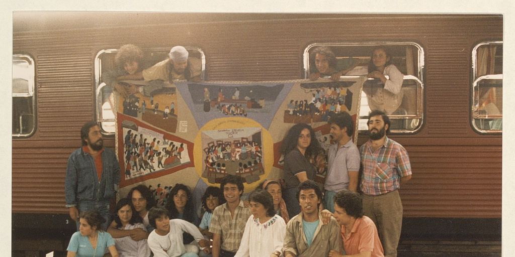 Compañía Escuela Teatro Q en estación de trenes T-Centralen, Estocolmo, Suecia