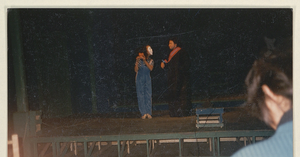 Ana Guiñez y Javier Deneken en función de A onde la viste, Teatro Huemul, Barrio Franklin
