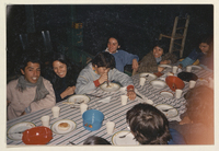 Elenco de Teatro Q en almuerzo en Teatro Huemul, Barrio Franklin