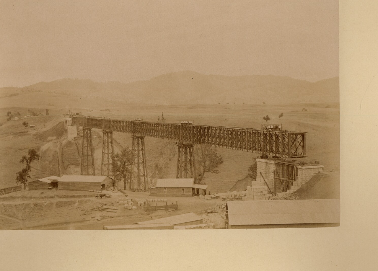 Construcción del viaducto de Malleco [fotografía].