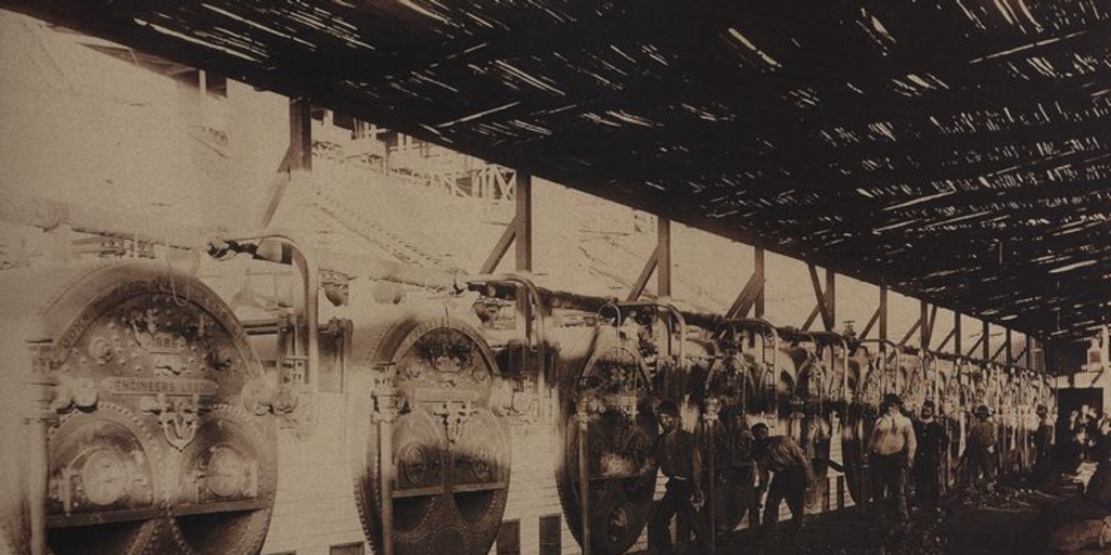 Pie de página: Calderos de la Oficina Salitrera Primitiva. 1889. Fotografía de L. Boudat.