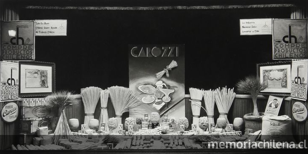  Pie de foto: Vitrina de Fideos Carozzi. 16 de enero de 1932. Archivo Fotográfico de CHILECTRA