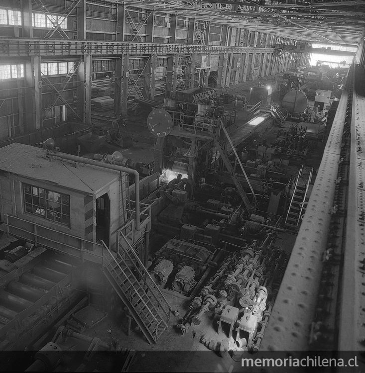 Vista de las instalaciones de la Planta Siderúrgica de Huachipato. Fotografía de Luis Ladrón de Guevara.