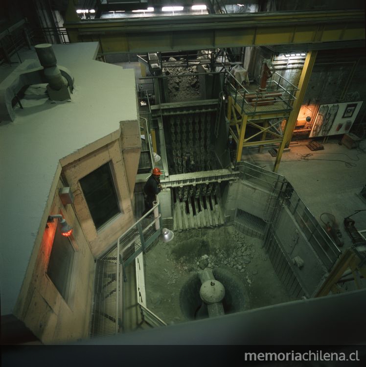 Planta chancado, interior mina El Teniente. 1989. Fotografía de Jack Ceitelis.