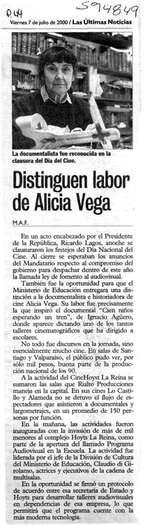 Distinguen labor de Alicia Vega