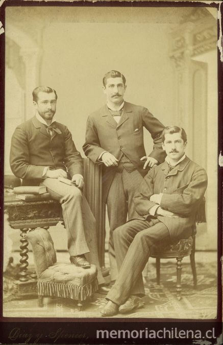 Pie de foto: Retrato de hombres, c. 1880.