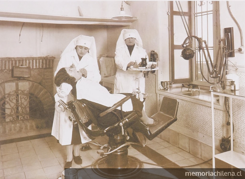 Pie de Foto: Enfermeras de la Cruz Roja en las Cruzadas de Salud Dental, cerca de 1928