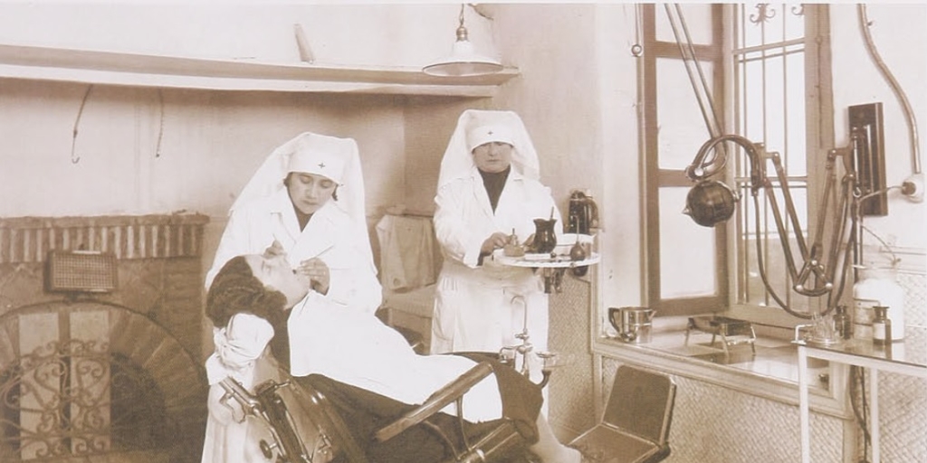 Pie de Foto: Enfermeras de la Cruz Roja en las Cruzadas de Salud Dental, cerca de 1928