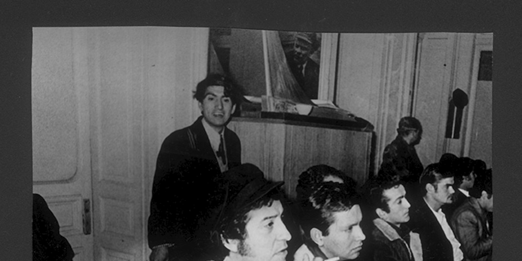 Pie de Foto: Conferencia de las Juventudes Comunistas de Chile (J.J.C.C). En primer plano, Víctor Jara.