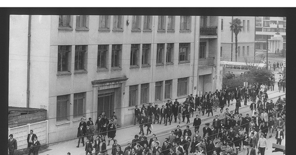 Pie de Foto: Protesta de estudiantes penquistas.