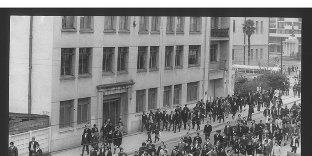 Pie de Foto: Protesta de estudiantes penquistas.