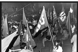  Pie de Foto: Jóvenes socialistas en asamblea.