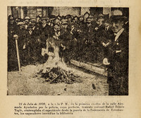 21 de Julio de 1920, a la 1:30 P. M., en la primera cuadra de la calle Ahumada. Ayudados por la policía, cuyo prefecto, teniente coronel Rafael ToledoTagle, contemplaba el espectáculo desde la puerta de la Federación de Estudiante, los saqueadores incendian la biblioteca.