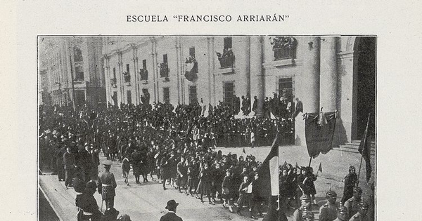 Pie de Foto: Desfile de alumnas de una escuela primaria particular.