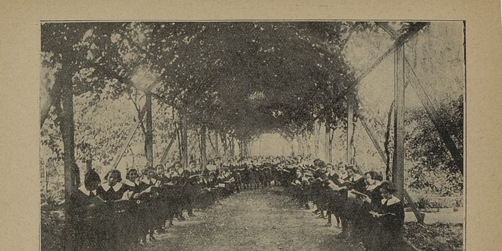 Pie de Foto: Alumnas del Liceo de Señoritas "José Miguel Infante", 1926.