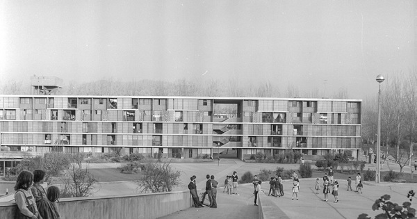 Unidad Vecinal Portales, Carlos Bresciani, Héctor Valdés, Fernando Castillo Velasco y Carlos Huidobro, 1954-1968, Santiago