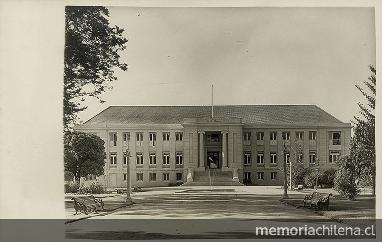 Pie de foto: Municipalidad de Ñuñoa c1958