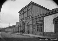 Fachada del edificio del juzgado de Cauquenes, c1930