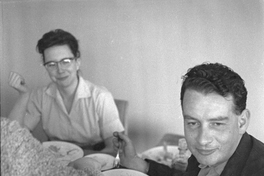 Sergio Vodanovic junto a su mujer Betty Johnson