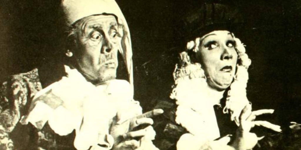Ana González junto a Raúl Montenegro en "El enfermo imaginario" de Moliere.