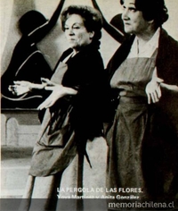 Ana González junto a Yoya Martínez en "La Pérgola de las flores" de Isidora Aguirre