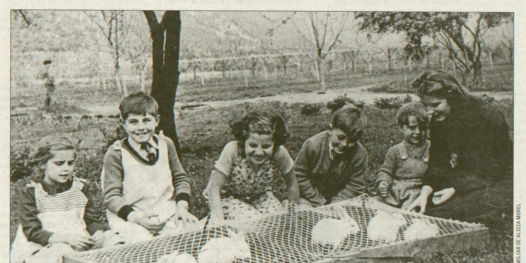 Alicia Morel (a la derecha) junto a cinco de sus seis hermanos
