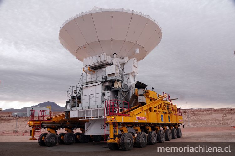 Antena de ALMA y transportador.