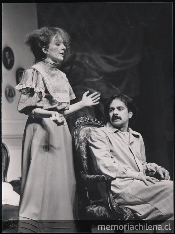 Escena de Doña Ramona, con Gloria Munchmeyer y Alejandro Castillo.