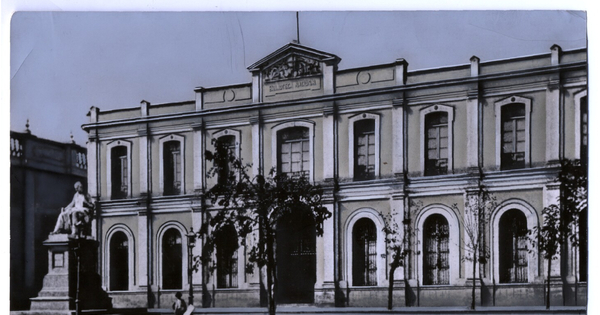 Edificio del Real Palacio del Tribunal del Consulado, albergó a la Biblioteca Nacional, entre 1886 y 1925