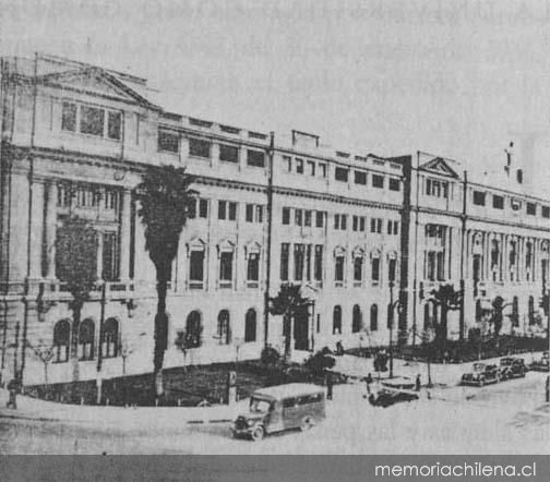 Casa Central de la Pontificia Universidad Católica de Chile en 1930