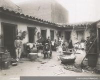 Patio de conventillo, ca. 1900