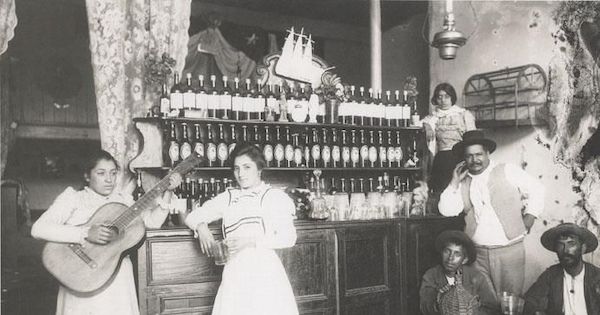 Cantina, hacia 1900