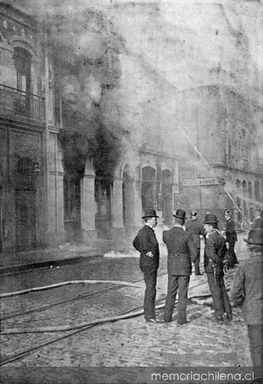 Las primeras llamas en el incendio de la Compañía Sud-Americana de Vapores. Huelga del 16 de mayo de 1903