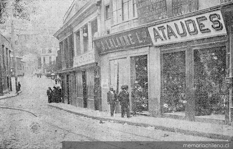 Botería de Lalanne saqueda por las turbas. Huelga del 16 de mayo de 1903