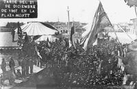 Concentración de obreros en la plaza Montt de Iquique, 21 de diciembre de 1907