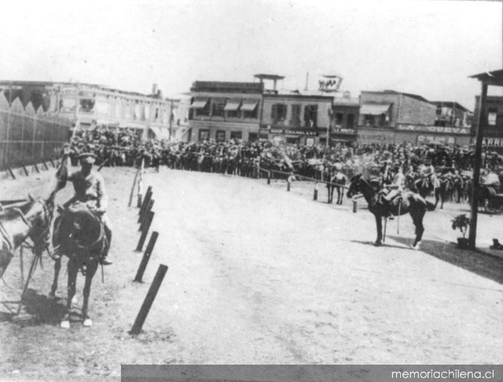 Tropas del Regimiento Esmeralda comprometidas en la represión de la huelga de Iquique, hacia 1907