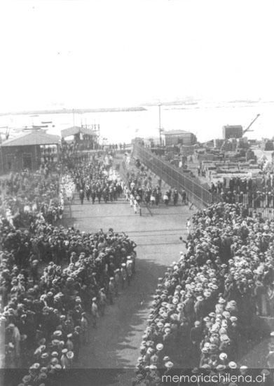 Autoridades civiles y militares en Iquique, hacia 1907