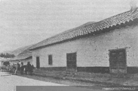 Exterior y patio de la casa de Manuel Montt en Petorca, hacia 1900