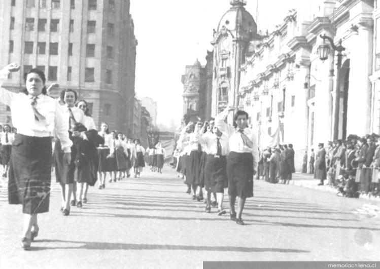 Desfile de las mujeres del Partido Socialista de Chile, 1940