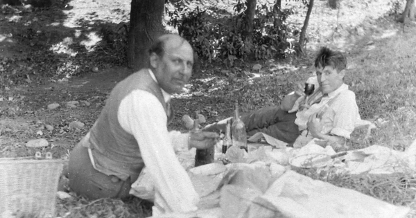 Caballeros en un picnic, 1930