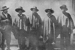 Grupo de hombres mapuche