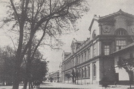 Antigua vista de la Casa Central de la Universidad de Chile, hacia 1880